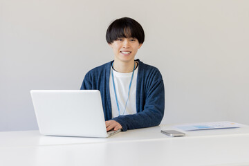 株式会社 スタッフ