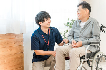 合同会社 Zenith　訪問介護アクシア